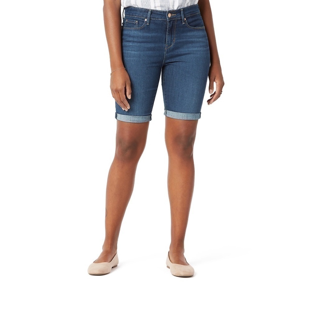LEVI'S Bermuda Mid-Rise Medium Wash Denim Shorts Size 27